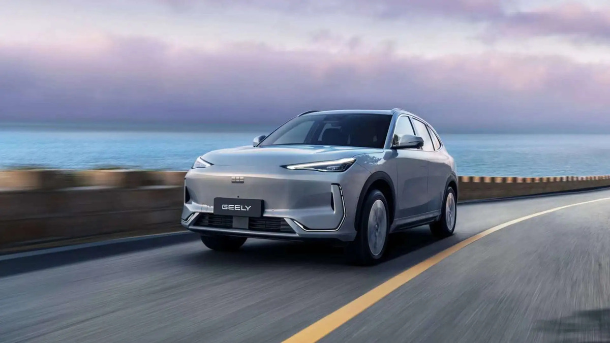 Dòng xe SUV sở hữu gầm cao giúp xe dễ dàng di chuyển ở mọi địa hình