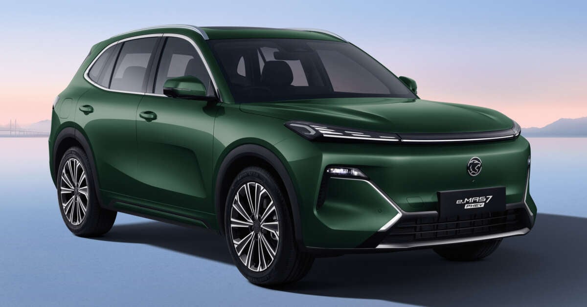 Proton eMas 7 PHEV Emerald Green 1 1200x628 1