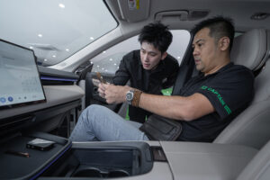 Doi ngu tai xe Grab duoc tu van cac mau xe Tasco Auto dang phan phoi Doi ngu tai xe Grab duoc tu van cac mau xe Tasco Auto dang phan phoi